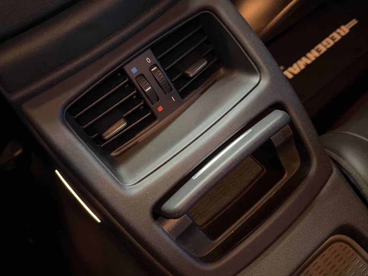 BMW M3  2dr Cpe / CARFAX / 9 RPM ! / V8 , снимка 11 - Автомобили и джипове - 53854158