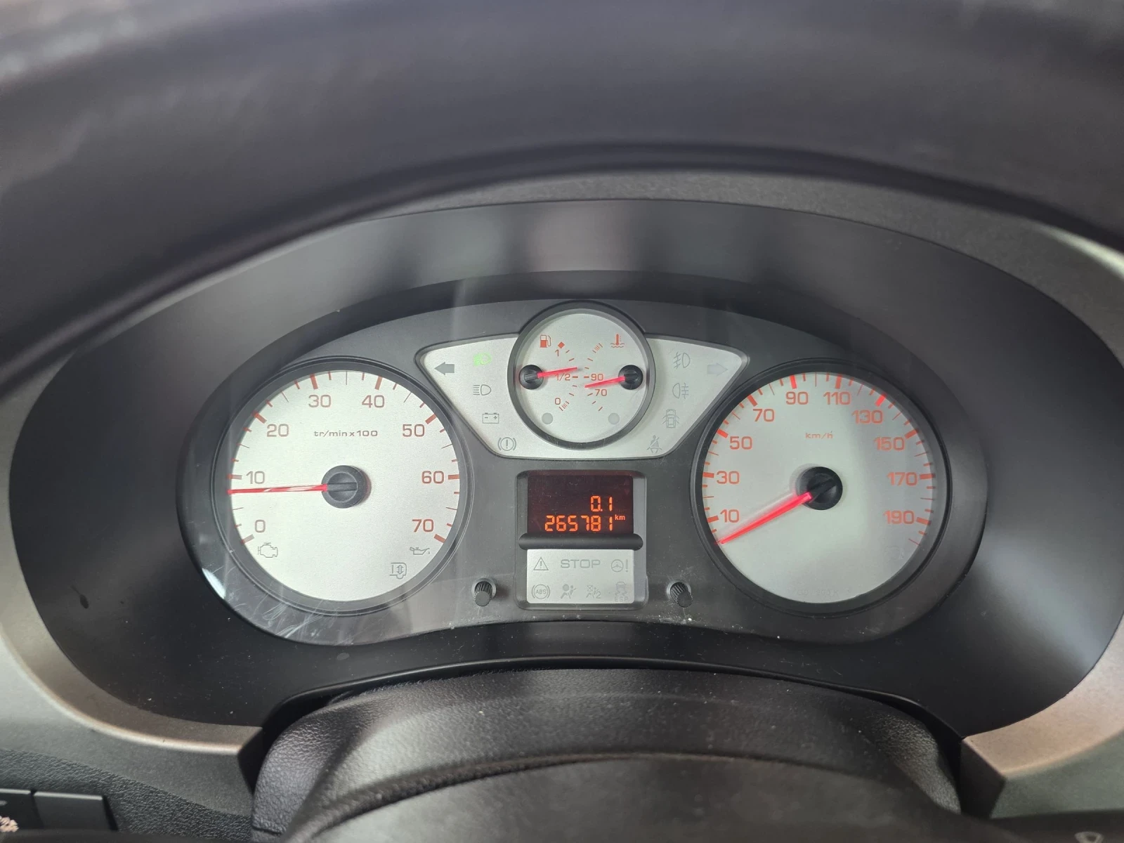 Peugeot Partner Tepee, снимка 12 - Автомобили и джипове - 53873239