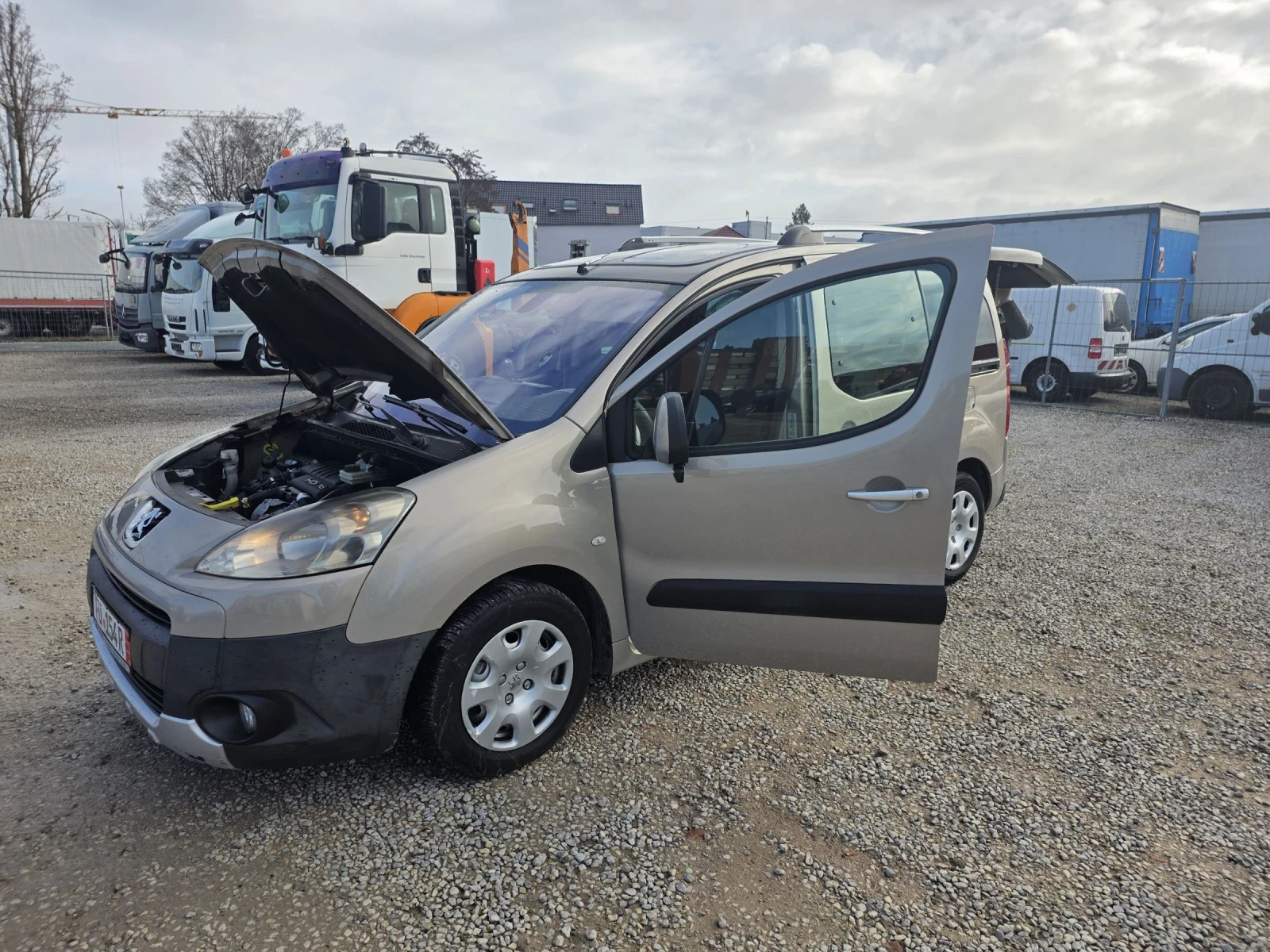 Peugeot Partner Tepee, снимка 5 - Автомобили и джипове - 53873239