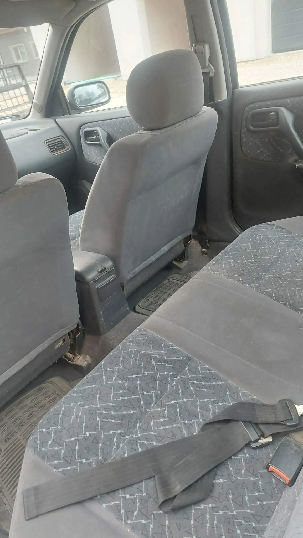 Nissan Primera, снимка 7 - Автомобили и джипове - 53917413