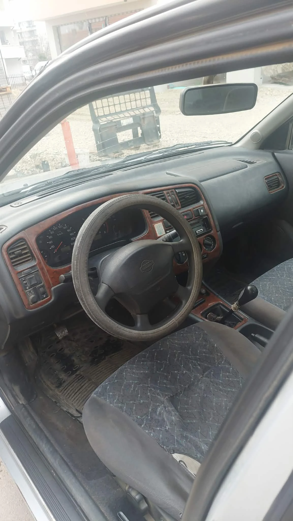 Nissan Primera, снимка 6 - Автомобили и джипове - 53917413