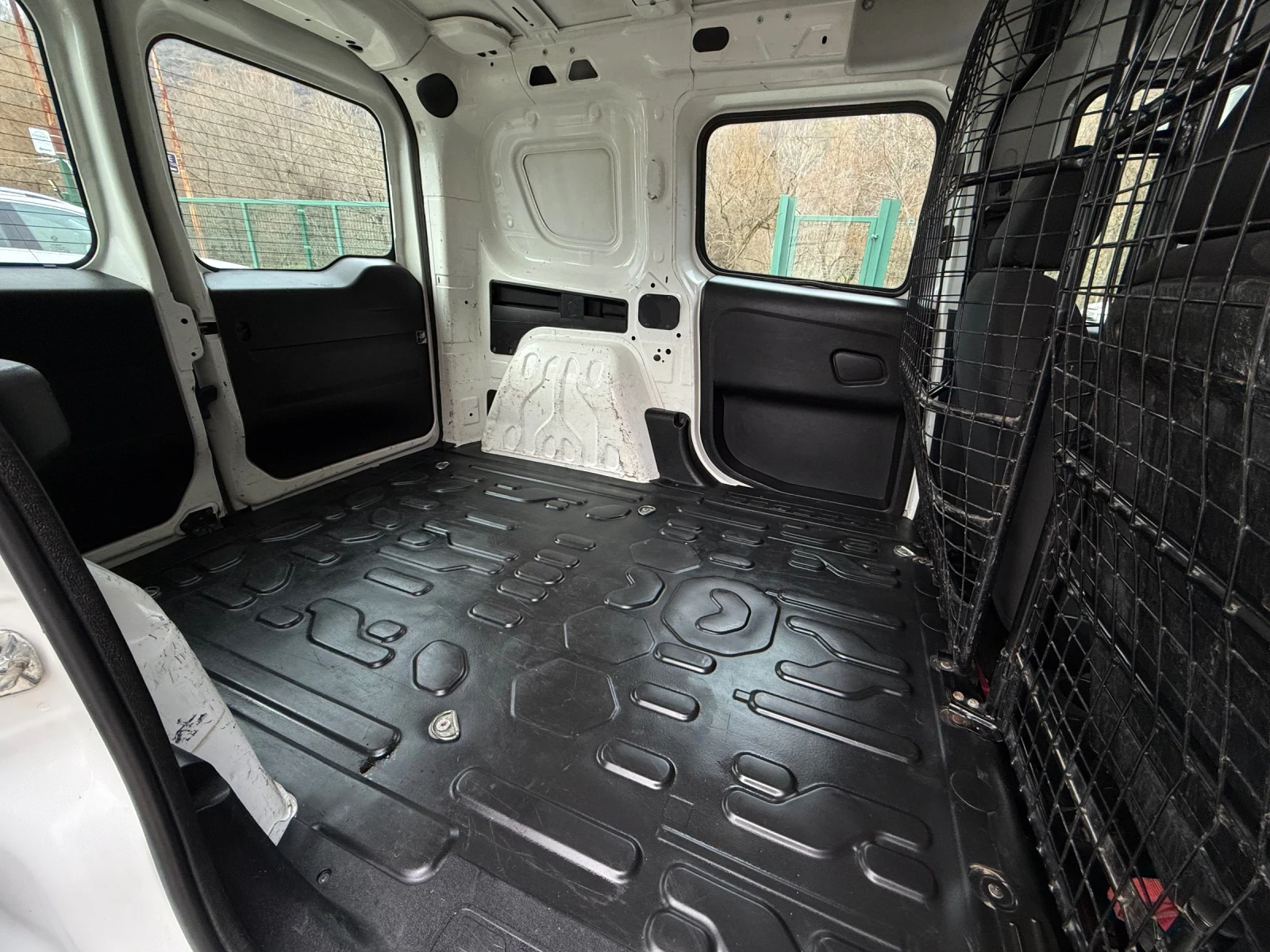 Opel Combo 1.3 CDTI 90кс, снимка 9 - Автомобили и джипове - 53967833