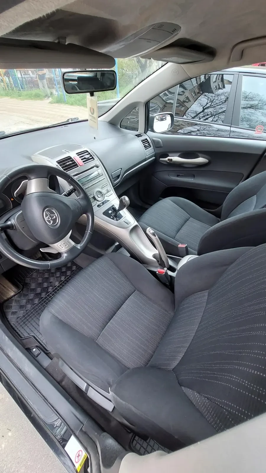 Toyota Auris, снимка 7 - Автомобили и джипове - 54194139