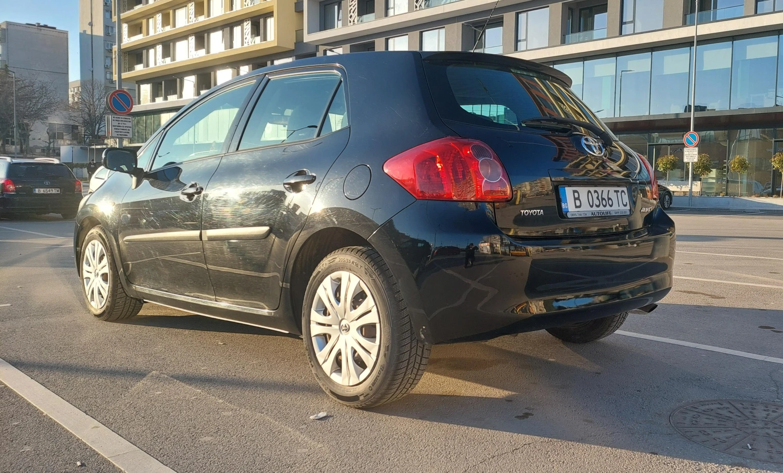 Toyota Auris, снимка 3 - Автомобили и джипове - 54194139