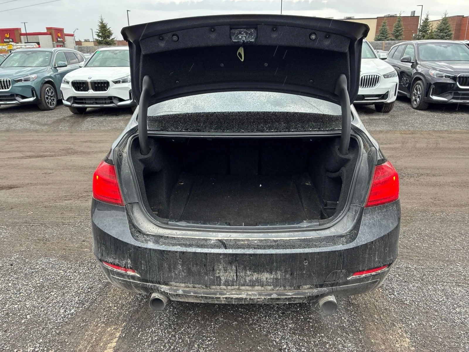 BMW 335 xDrive* АвтоКредит* (ЦЕНА ДО БГ), снимка 12 - Автомобили и джипове - 54217956