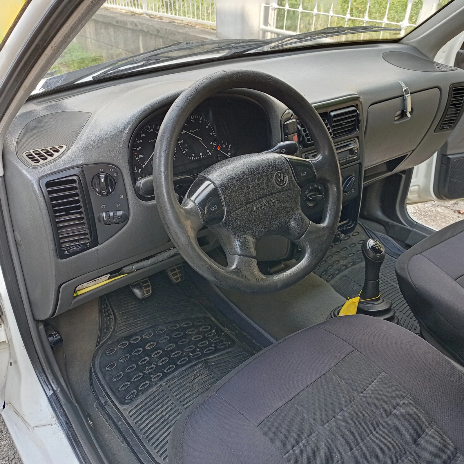 VW Caddy, снимка 4 - Автомобили и джипове - 55396770