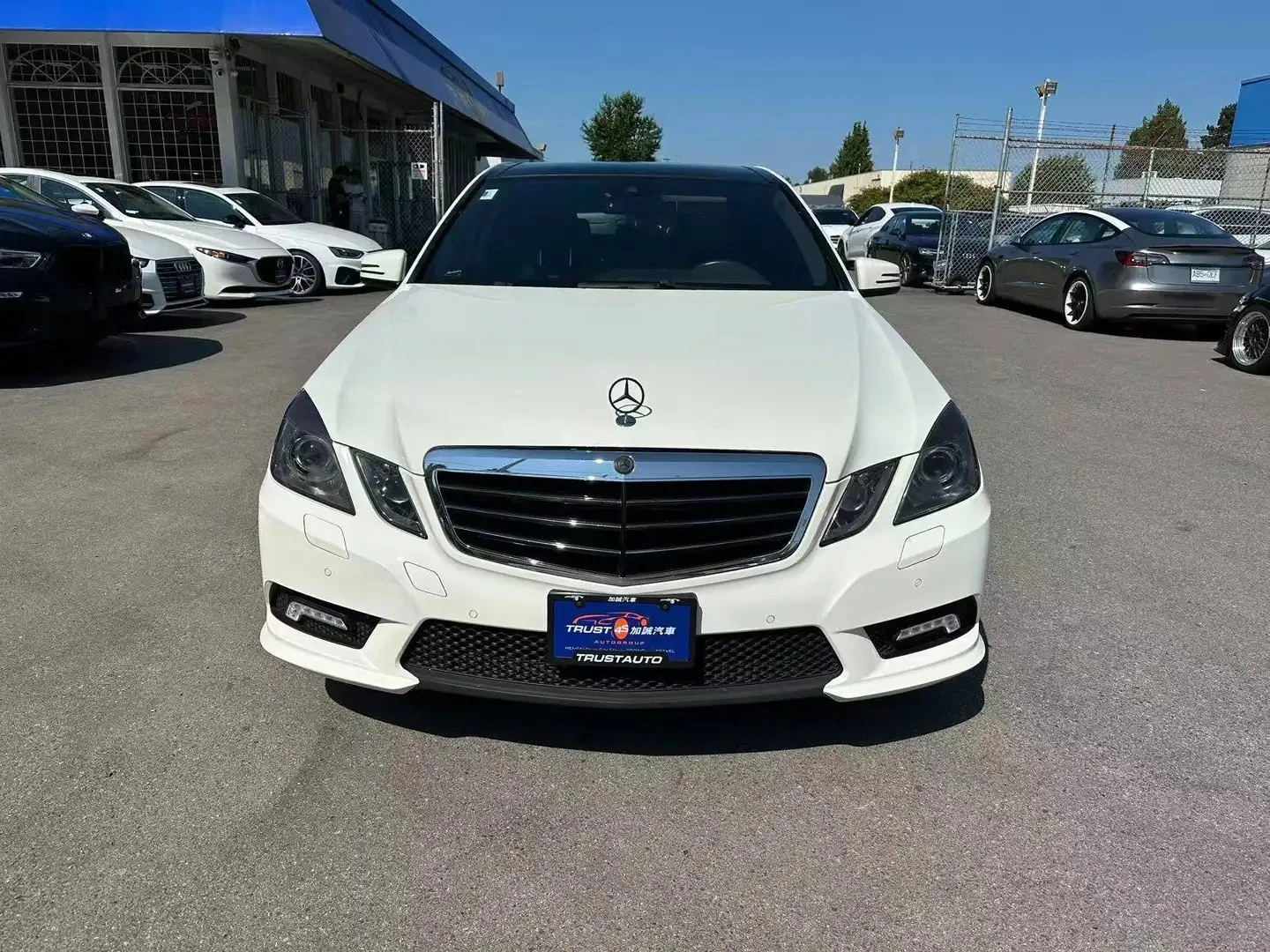 Mercedes-Benz E 500 E550 V8 AMG 4matic Fully Loaded, снимка 9 - Автомобили и джипове - 55298431