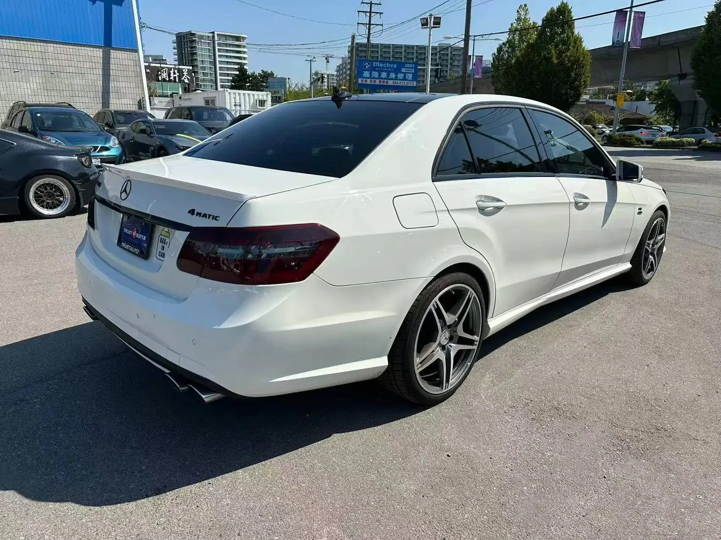 Mercedes-Benz E 500 E550 V8 AMG 4matic Fully Loaded, снимка 6 - Автомобили и джипове - 55298431