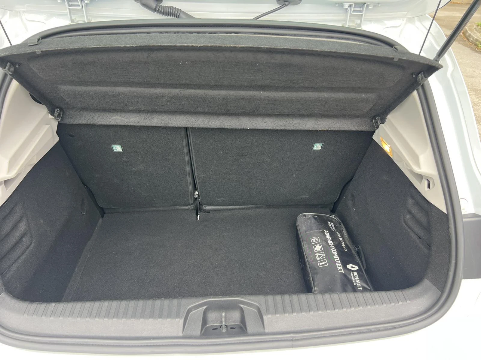 Renault Clio V 1.0 TCe / 90 к.с., снимка 16 - Автомобили и джипове - 55411597