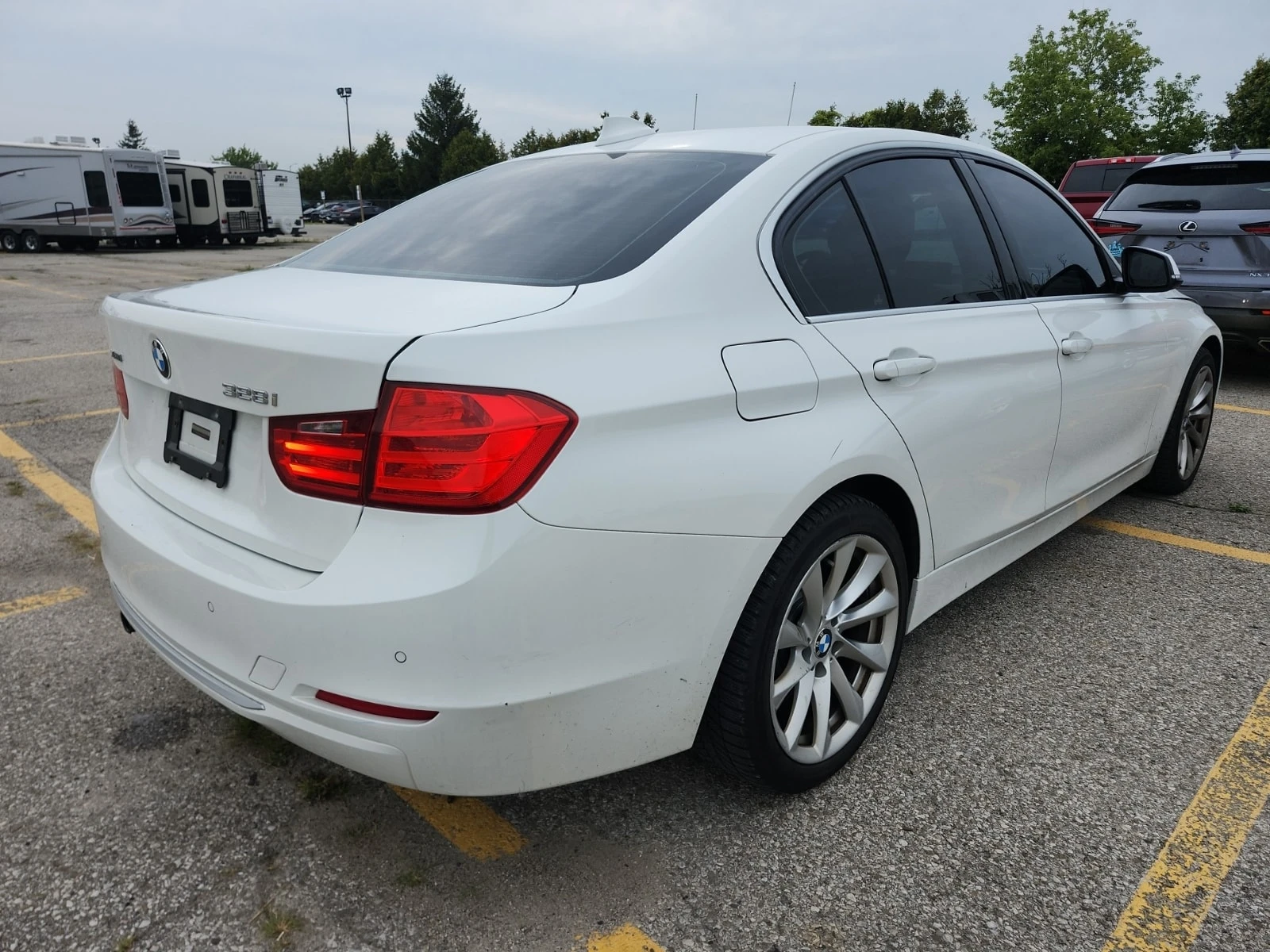 BMW 328 * 4dr Sdn Awd 328i Xdrive* CARFAX* АВТОКРЕДИТ* , снимка 2 - Автомобили и джипове - 55832184