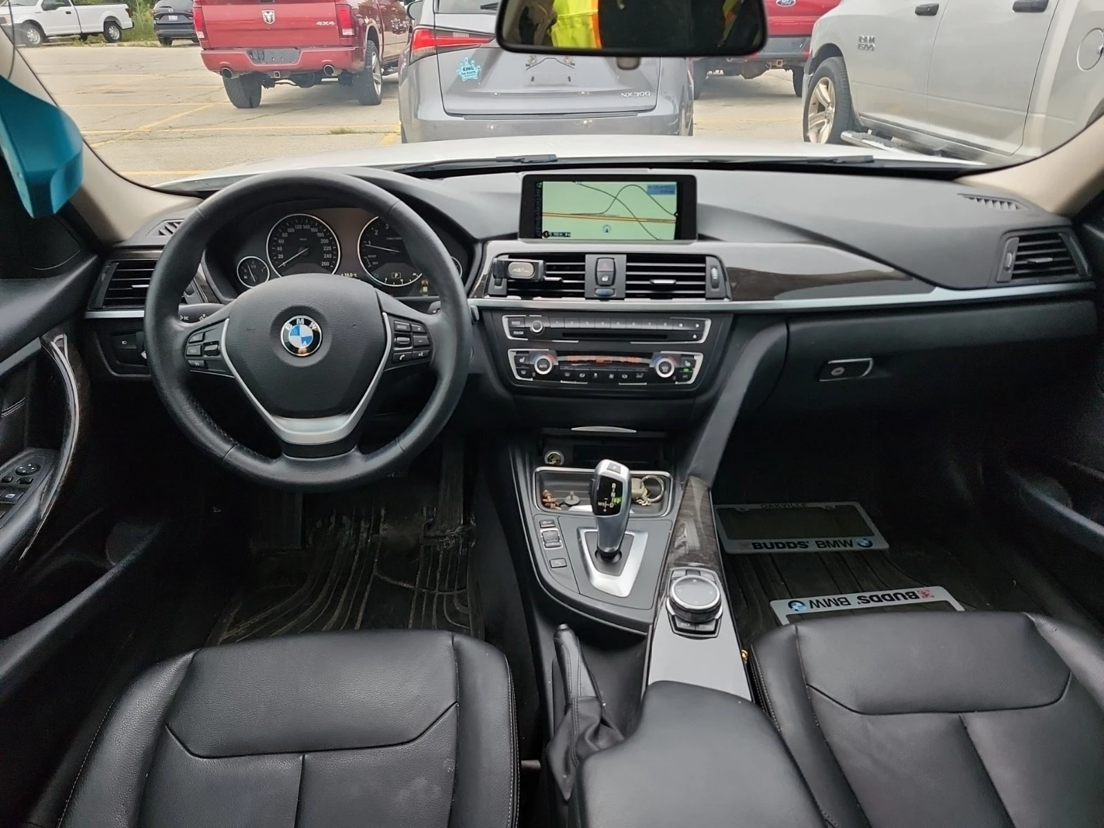 BMW 328 * 4dr Sdn Awd 328i Xdrive* CARFAX* АВТОКРЕДИТ* , снимка 10 - Автомобили и джипове - 55832184