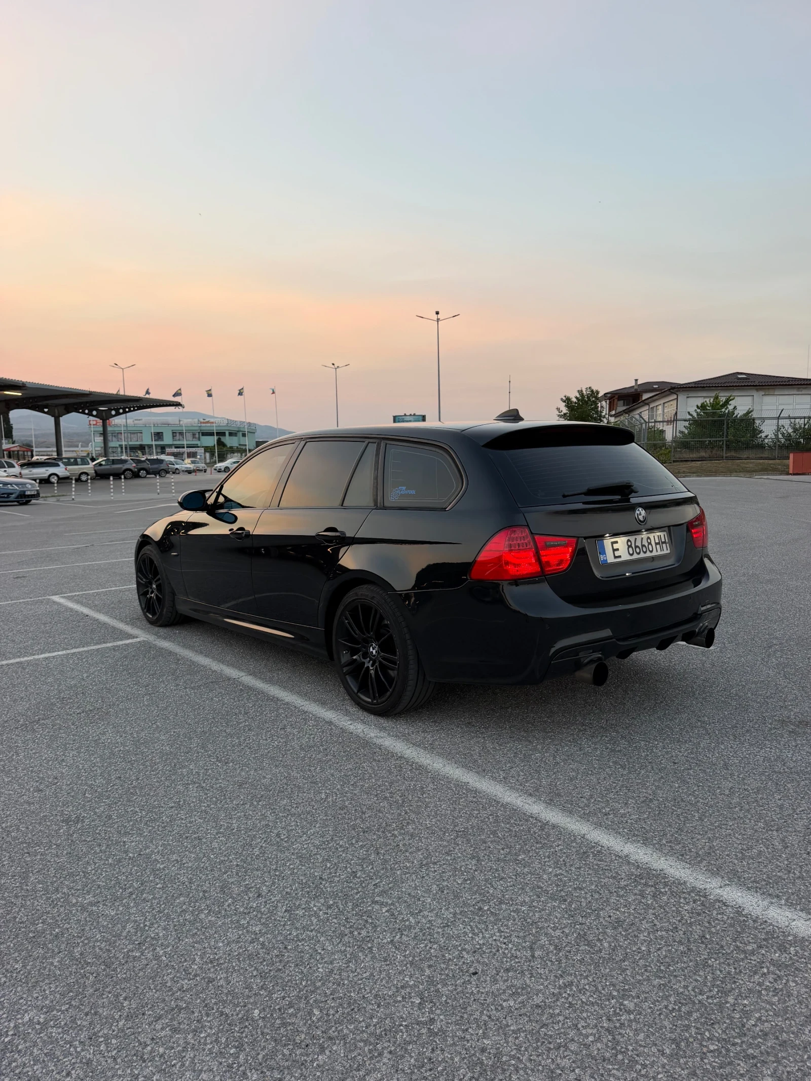 BMW 330 BMW 330d xDrive, снимка 6 - Автомобили и джипове - 55971996