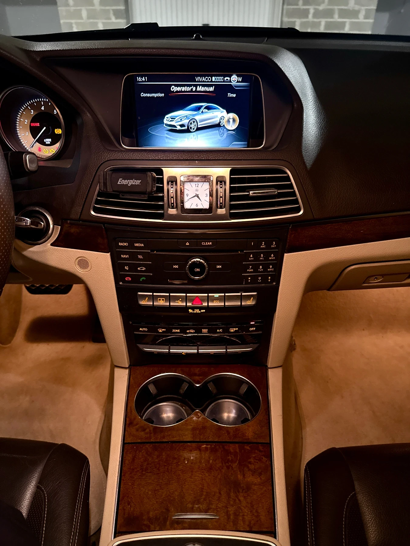 Mercedes-Benz E 400 Memory* кожа* HarmonKardon* Keyless, снимка 11 - Автомобили и джипове - 56232741
