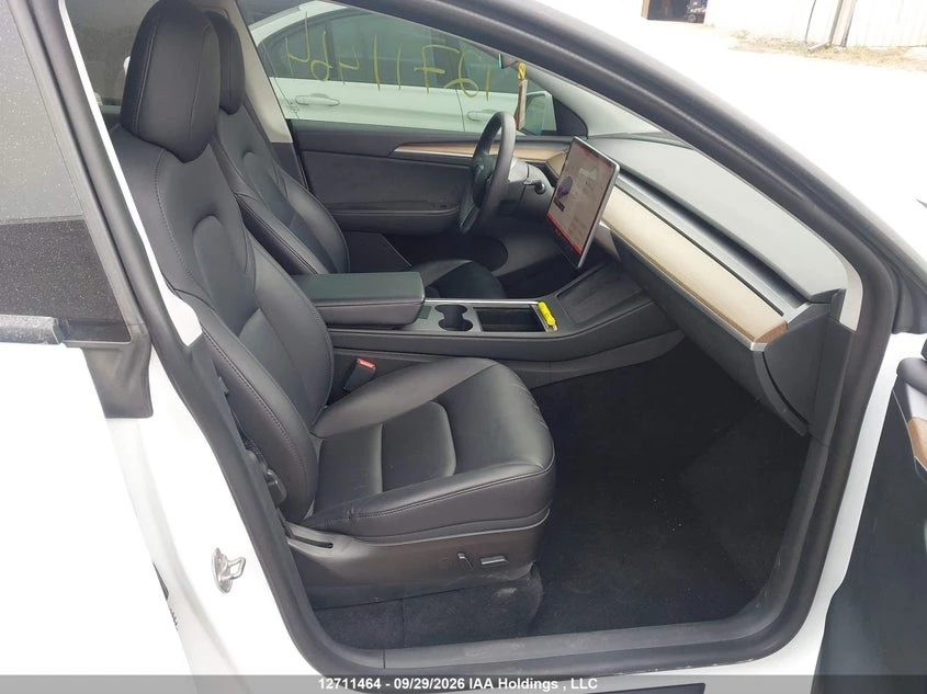 Tesla Model Y Long Range AWD, снимка 5 - Автомобили и джипове - 56405106