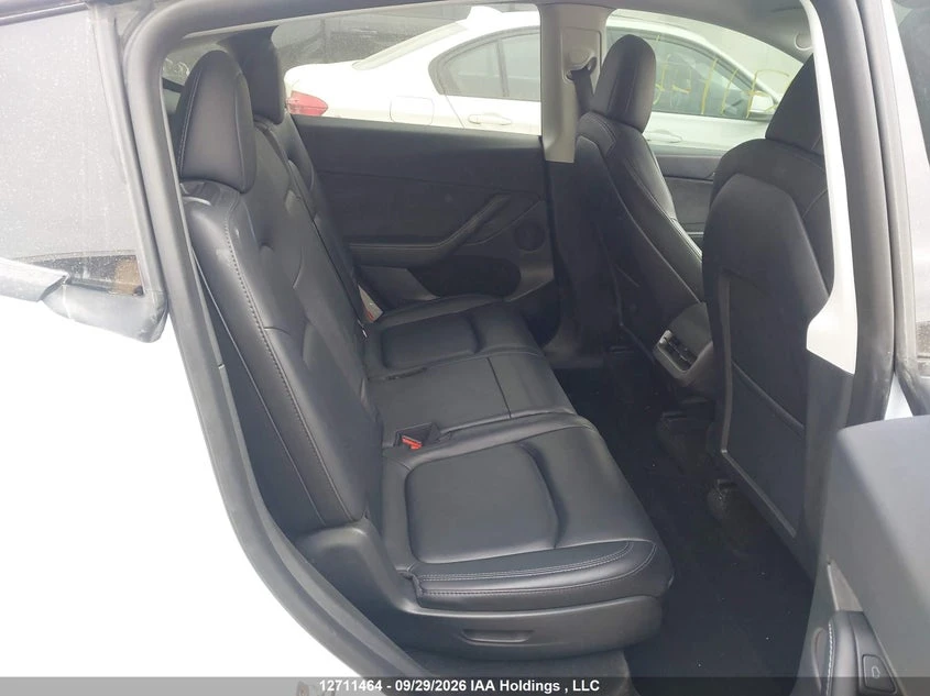 Tesla Model Y Long Range AWD, снимка 8 - Автомобили и джипове - 56405106