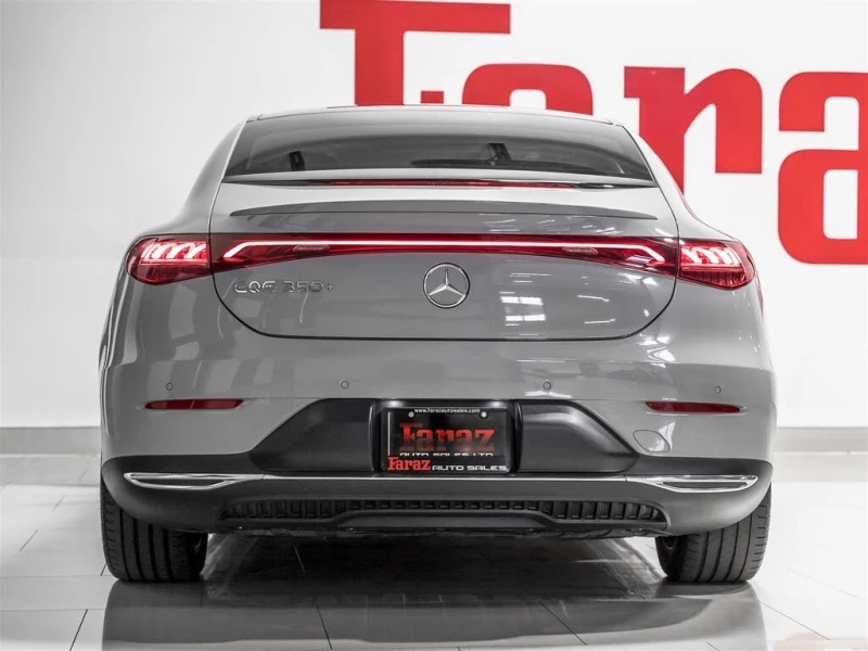 Mercedes-Benz EQE ПАМЕТ* ПАНОРАМА* СЛЕДЕНЕ НА ЛЕНТИ* BURMESTER* 360, снимка 3 - Автомобили и джипове - 52541209