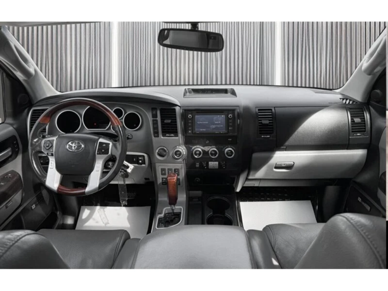 Toyota Sequoia Platinum* 5.7* NAVI* КОжа, снимка 10 - Автомобили и джипове - 52640454