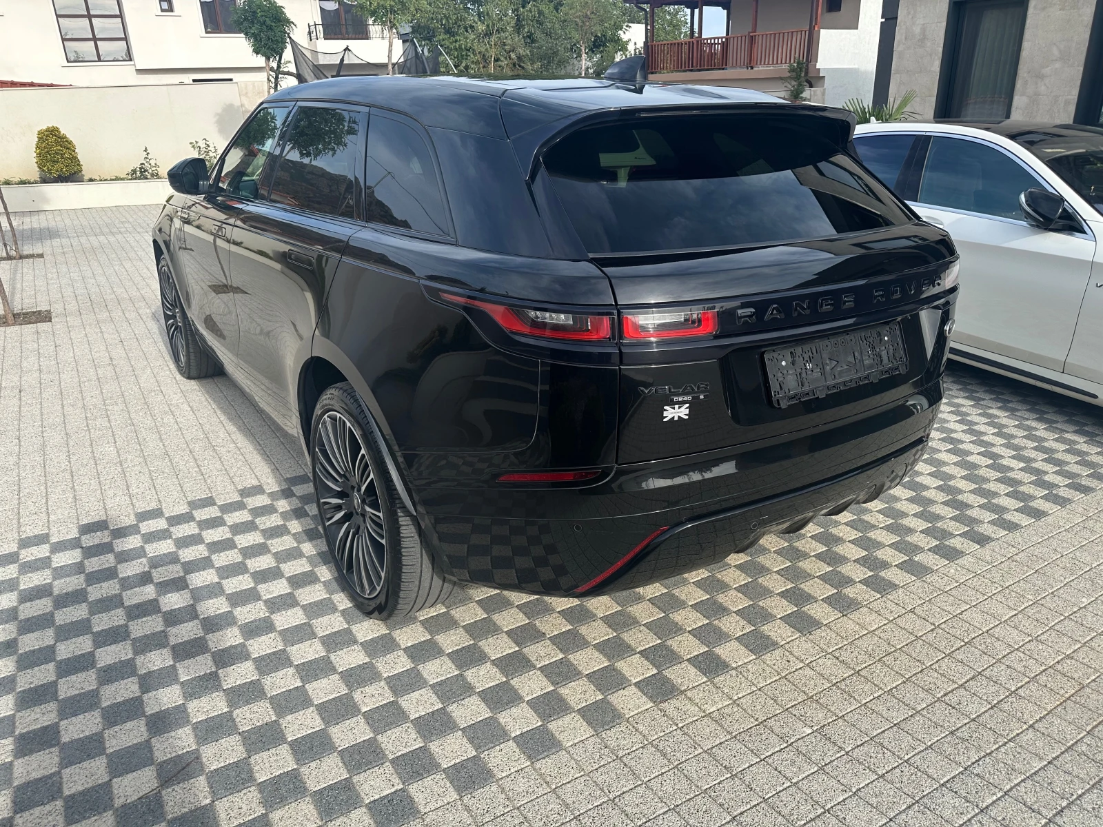 Land Rover Range Rover Velar 2.0d 80 000км - изображение 2
