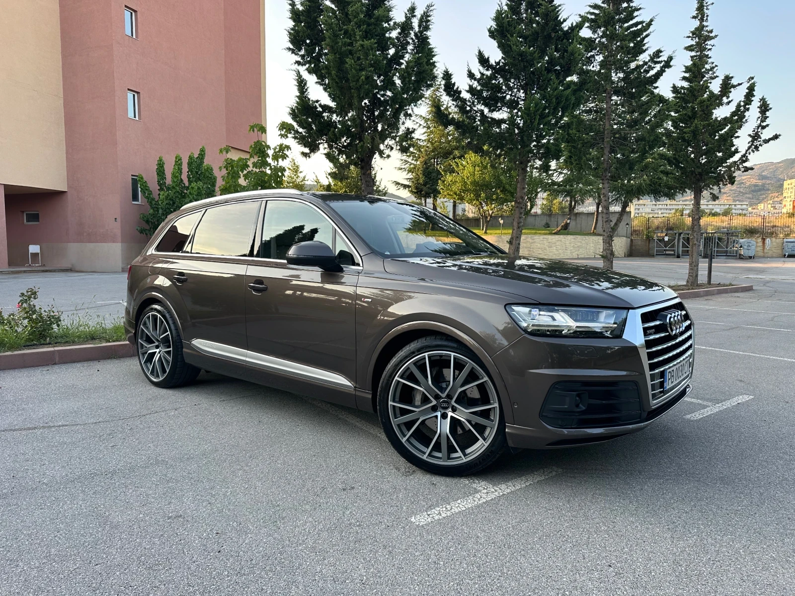 Audi Q7 7 местен, N1/ ДДС , FULL MAX, снимка 2 - Автомобили и джипове - 52397141