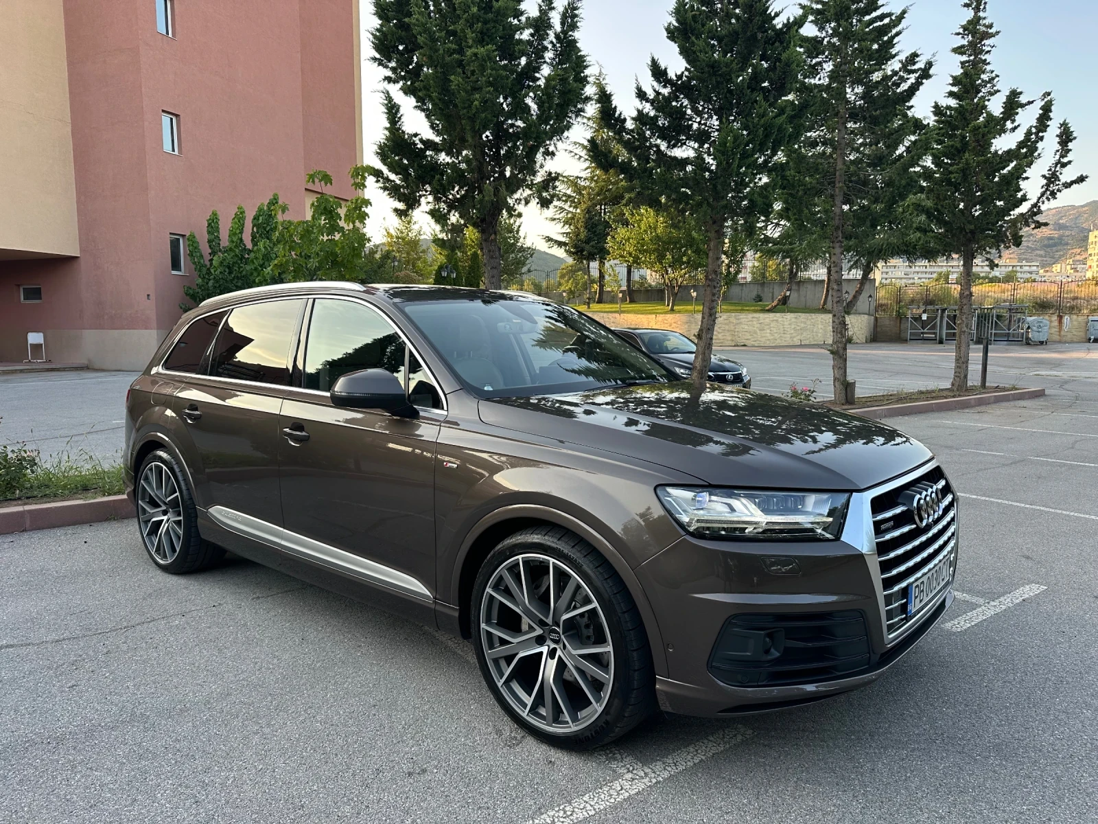 Audi Q7 7 местен, N1/ ДДС , FULL MAX, снимка 4 - Автомобили и джипове - 52397141