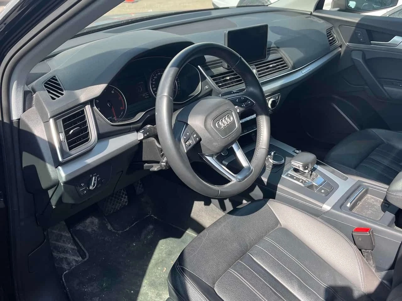 Audi Q5 Komfort/CARFAX/KEYLESS/ПОДГРЕВИ, снимка 7 - Автомобили и джипове - 53980877