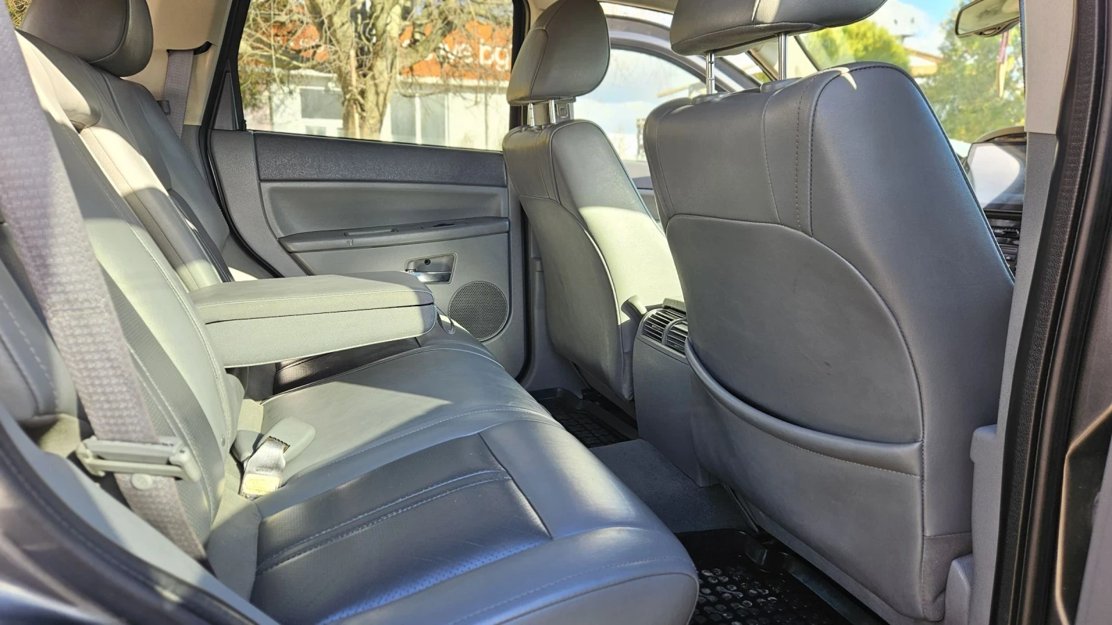 Jeep Grand cherokee 3.0 V6, снимка 9 - Автомобили и джипове - 54120810