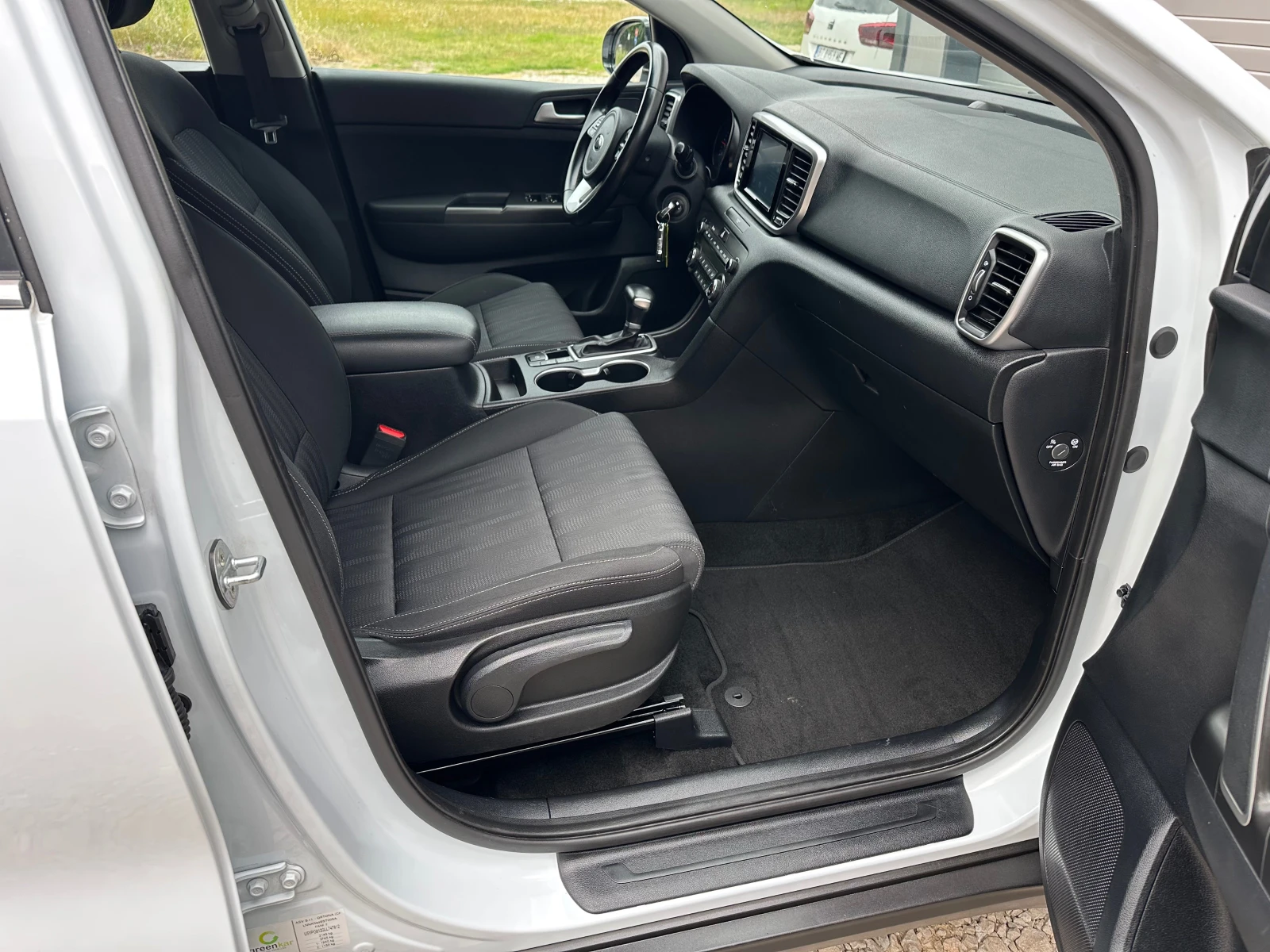 Kia Sportage 1.6CRDI ФЕЙСЛИФТ HYBRID CARPLAY КАМЕРА, снимка 10 - Автомобили и джипове - 54883916