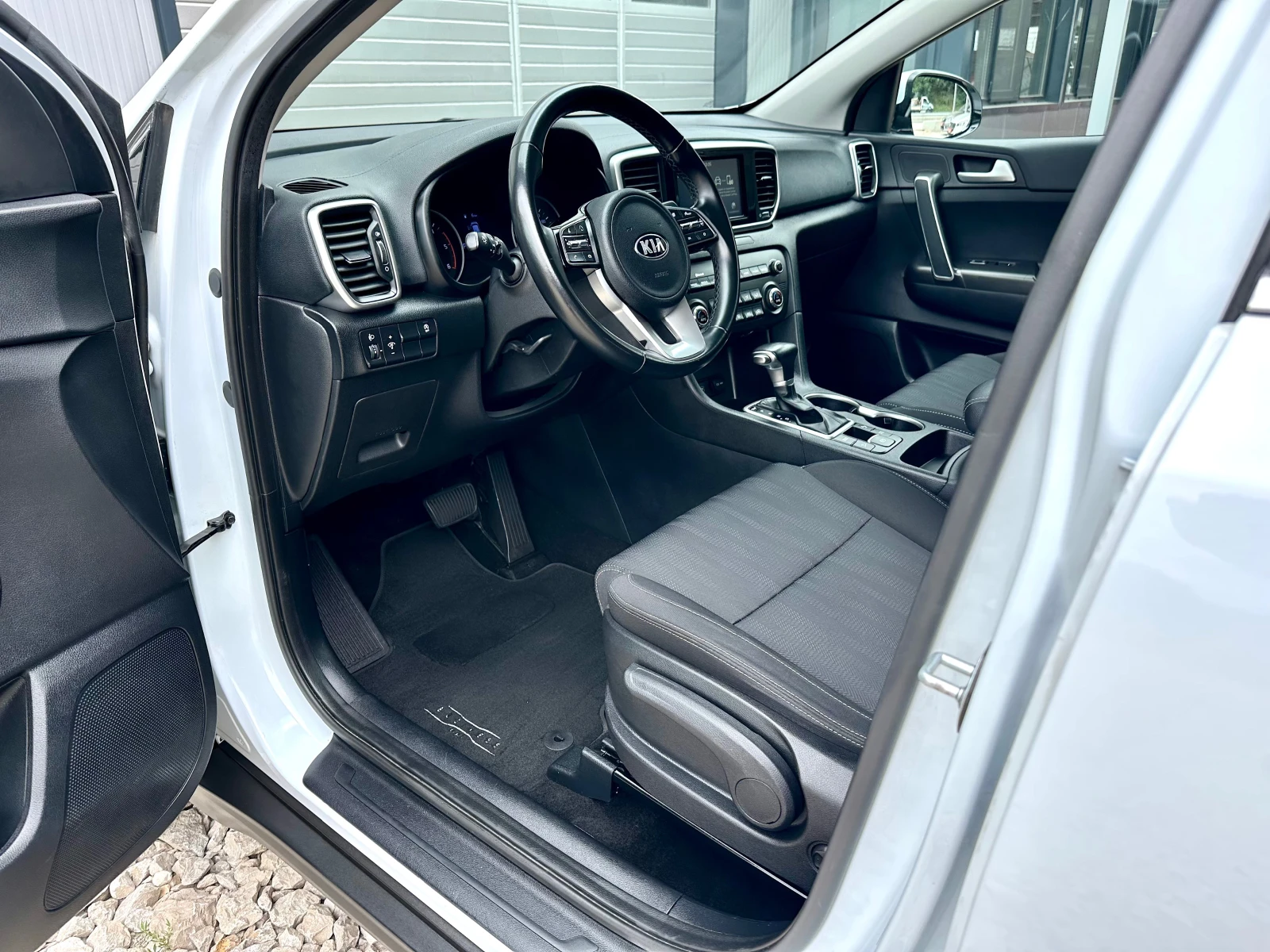 Kia Sportage 1.6CRDI ФЕЙСЛИФТ HYBRID CARPLAY КАМЕРА, снимка 9 - Автомобили и джипове - 54883916