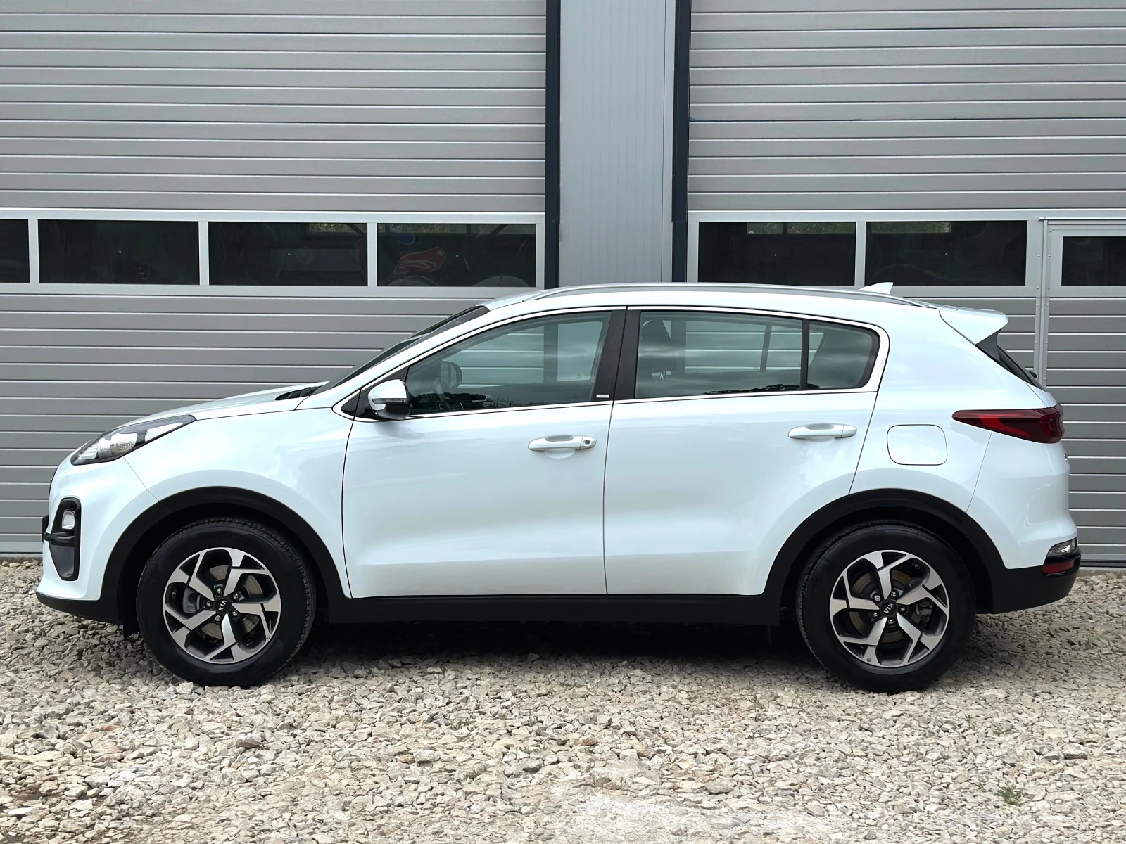Kia Sportage 1.6CRDI ФЕЙСЛИФТ HYBRID CARPLAY КАМЕРА, снимка 4 - Автомобили и джипове - 54883916