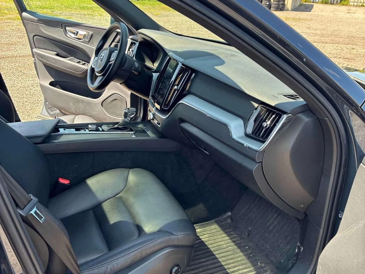 Volvo XC60 Momentum/CARFAX/ФИНАНСИРАНЕ, снимка 12 - Автомобили и джипове - 55418602