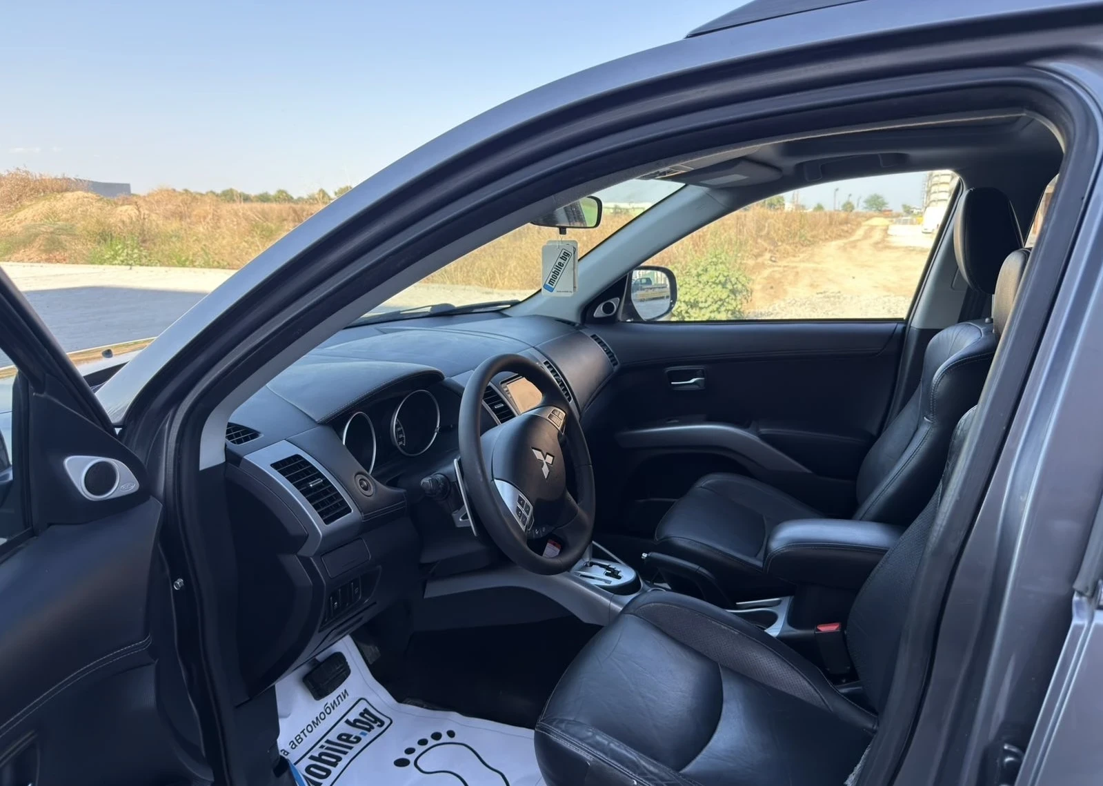 Mitsubishi Outlander 2.4i Automat, снимка 9 - Автомобили и джипове - 55709822
