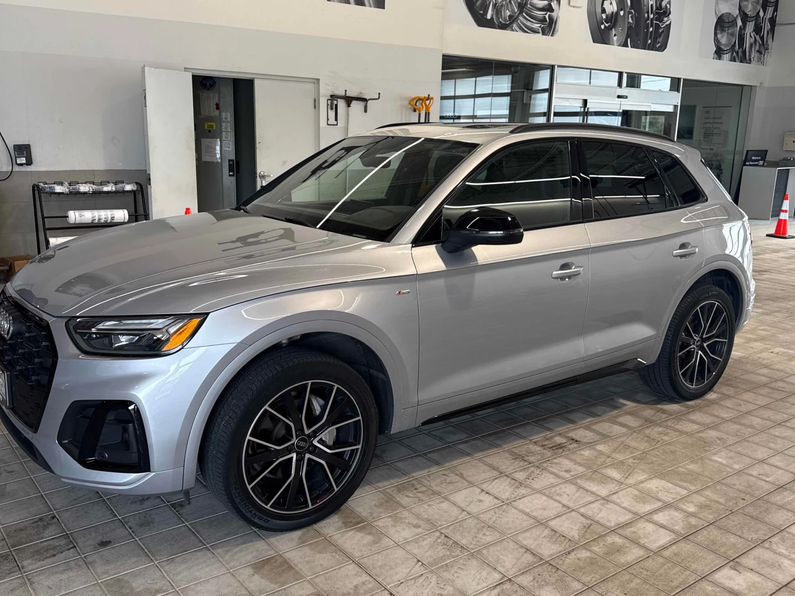 Audi Q5 * Progressiv S-line* DISTRONIC* , снимка 2 - Автомобили и джипове - 56004333