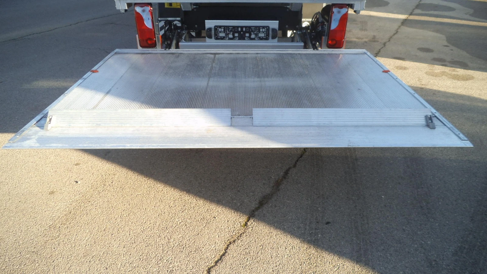 Man TGE 5.160      | Mobile.bg   12