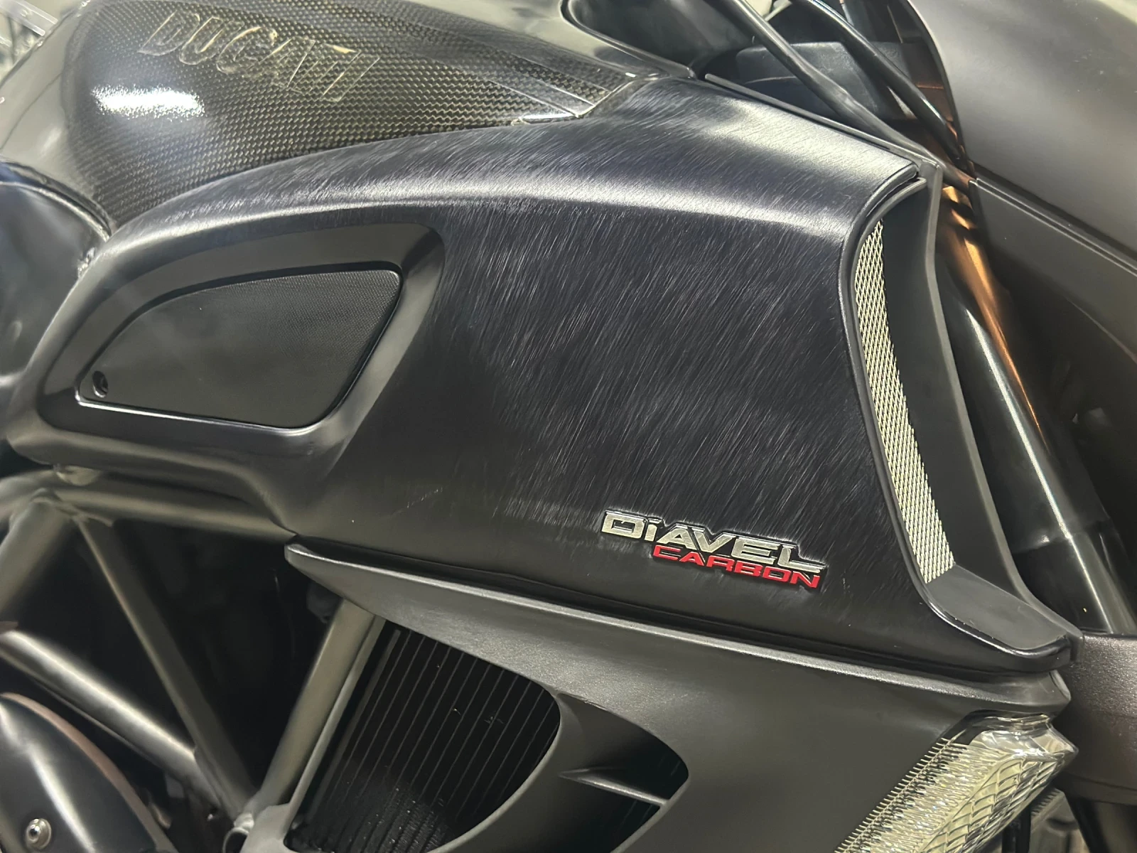 Ducati Diavel CARBON / | Mobile.bg   12