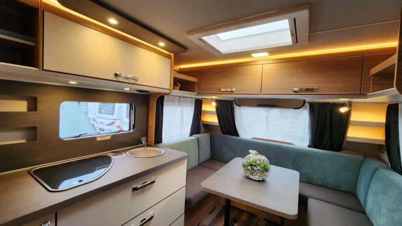 Каравана Weinsberg CaraOne 550UK 2025, снимка 5 - Каравани и кемпери - 50739824