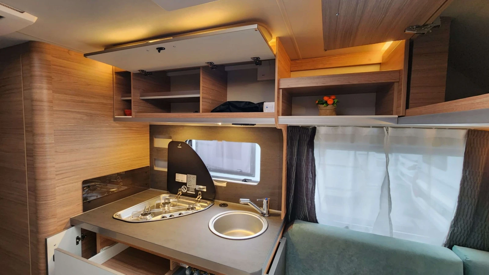 Каравана Weinsberg CaraOne 550UK 2025 - изображение 4