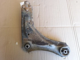 Носач преден ляв Рено Лагуна 2.0дци (1)