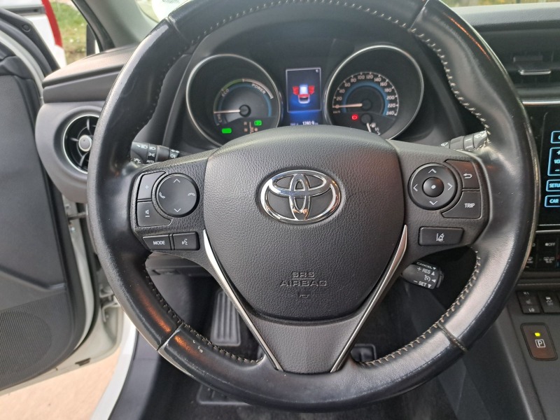Toyota Auris, снимка 14 - Автомобили и джипове - 44782564