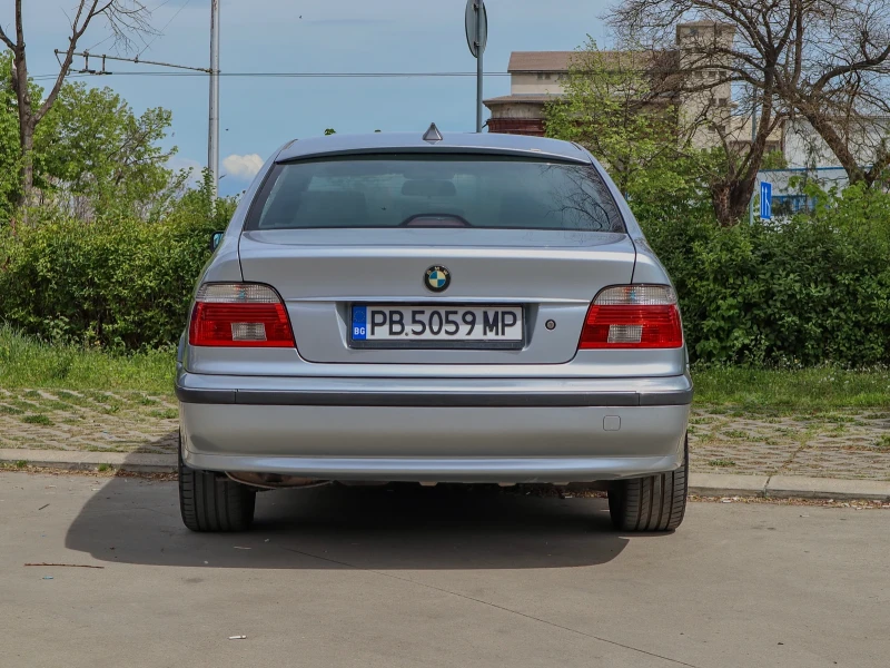 BMW 520, снимка 6 - Автомобили и джипове - 47876107