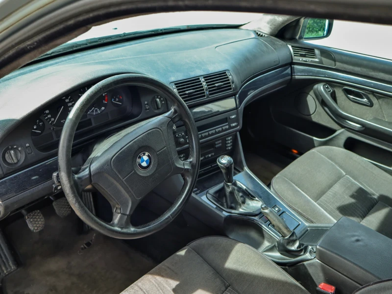 BMW 520, снимка 8 - Автомобили и джипове - 47876107