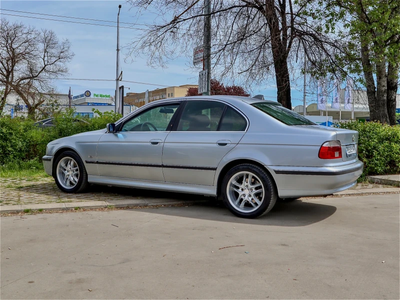 BMW 520, снимка 5 - Автомобили и джипове - 47876107