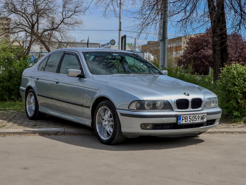 BMW 520, снимка 1 - Автомобили и джипове - 47876107