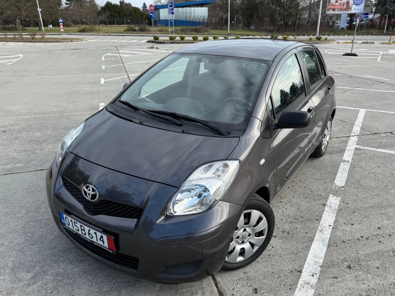 Toyota Yaris 1.3 VVTi , снимка 5 - Автомобили и джипове - 48433871