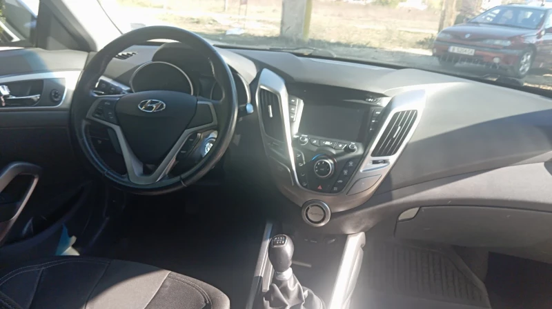 Hyundai Veloster , снимка 5 - Автомобили и джипове - 52284805