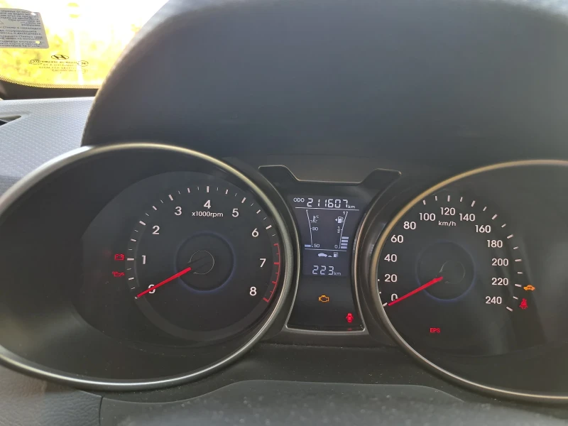 Hyundai Veloster , снимка 9 - Автомобили и джипове - 52284805