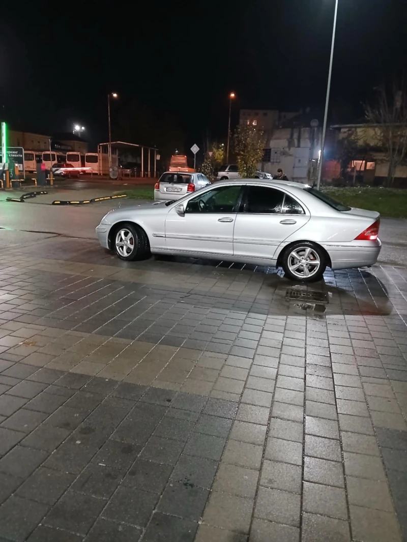 Mercedes-Benz C 320 ELEGANCE, снимка 4 - Автомобили и джипове - 52380384