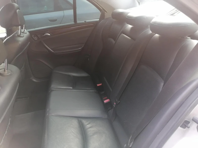 Mercedes-Benz C 320 ELEGANCE, снимка 12 - Автомобили и джипове - 52380384
