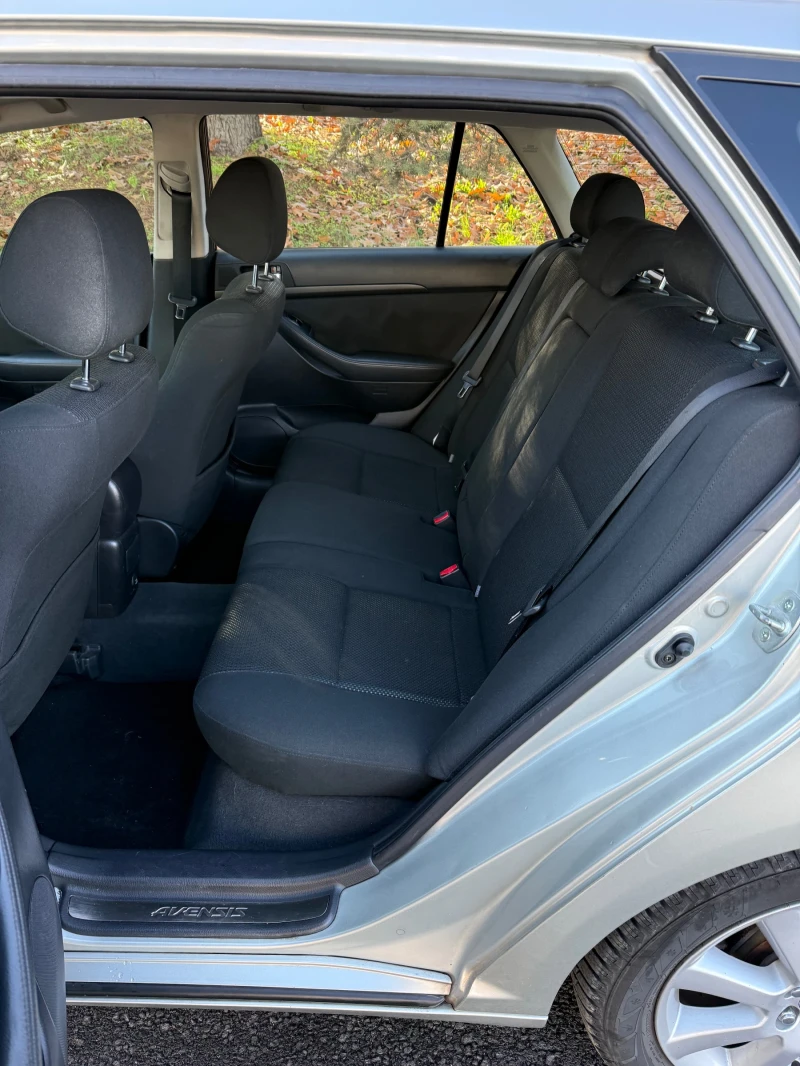 Toyota Avensis T25 2.0D УНИКАТ! ПЕРФЕКТНА!, снимка 8 - Автомобили и джипове - 52386656