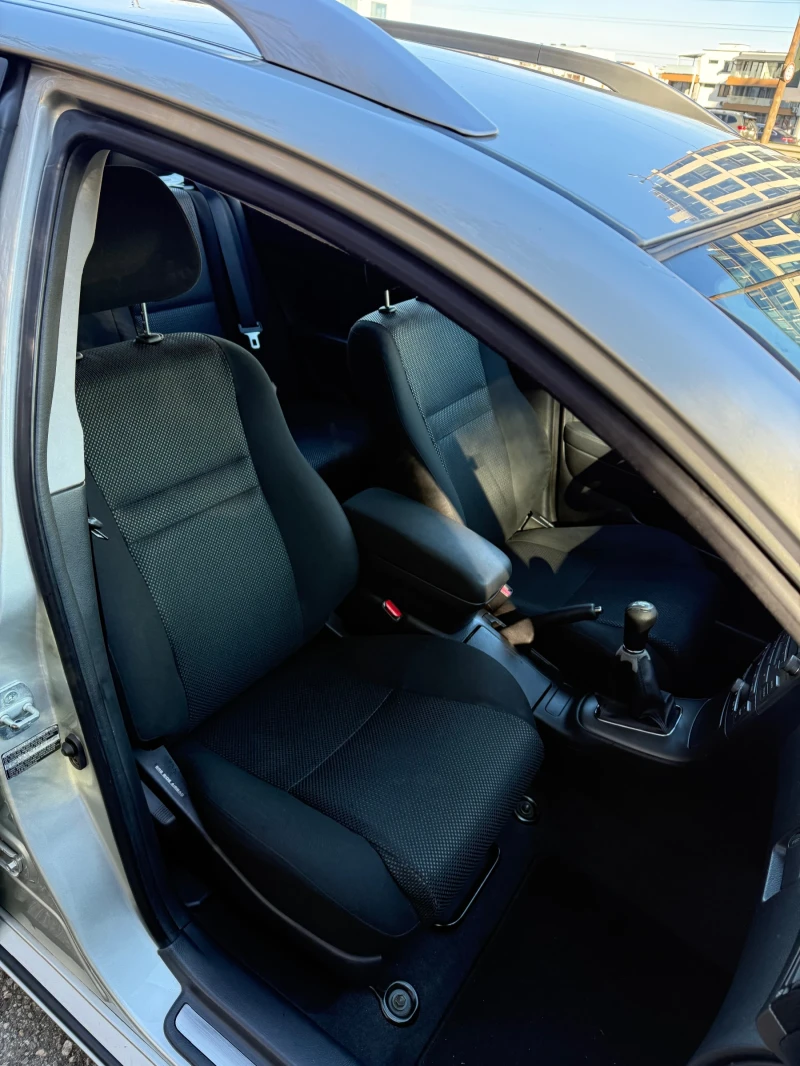 Toyota Avensis T25 2.0D УНИКАТ! ПЕРФЕКТНА!, снимка 10 - Автомобили и джипове - 52386656