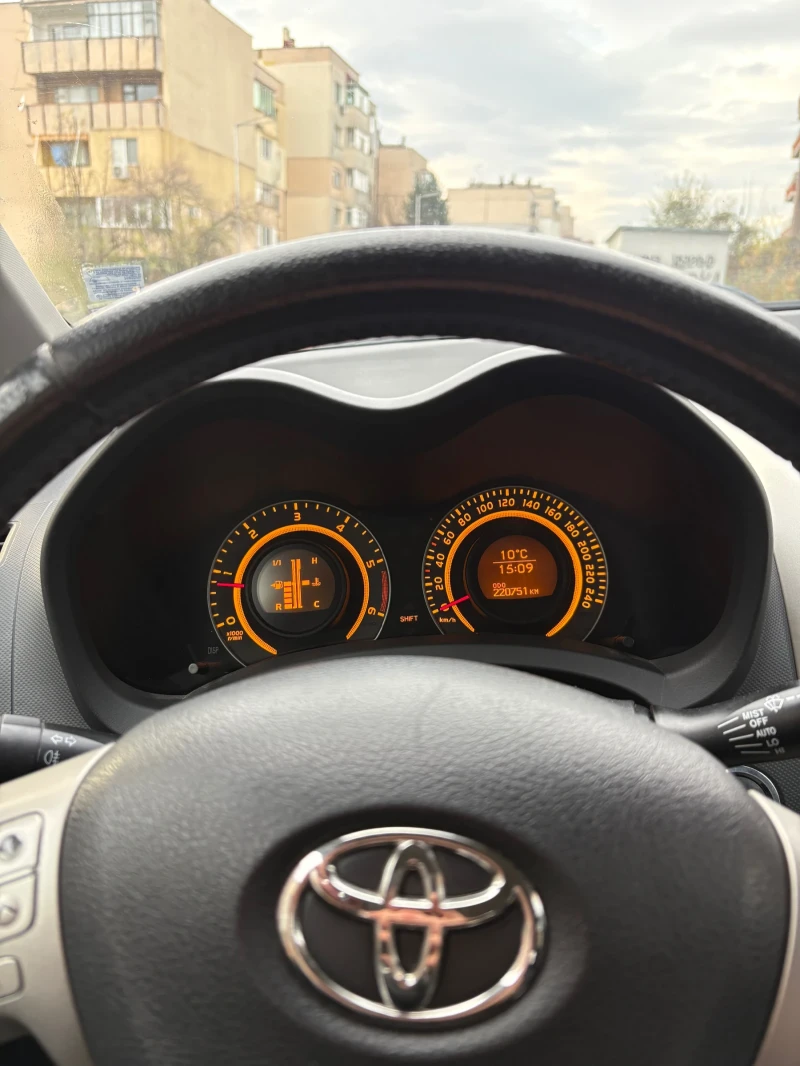 Toyota Auris, снимка 12 - Автомобили и джипове - 52654626